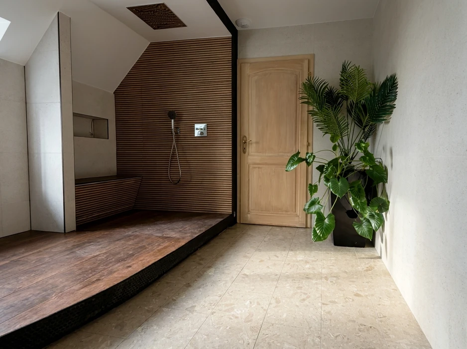 Salle de bain haut de gamme sous combles, style spa